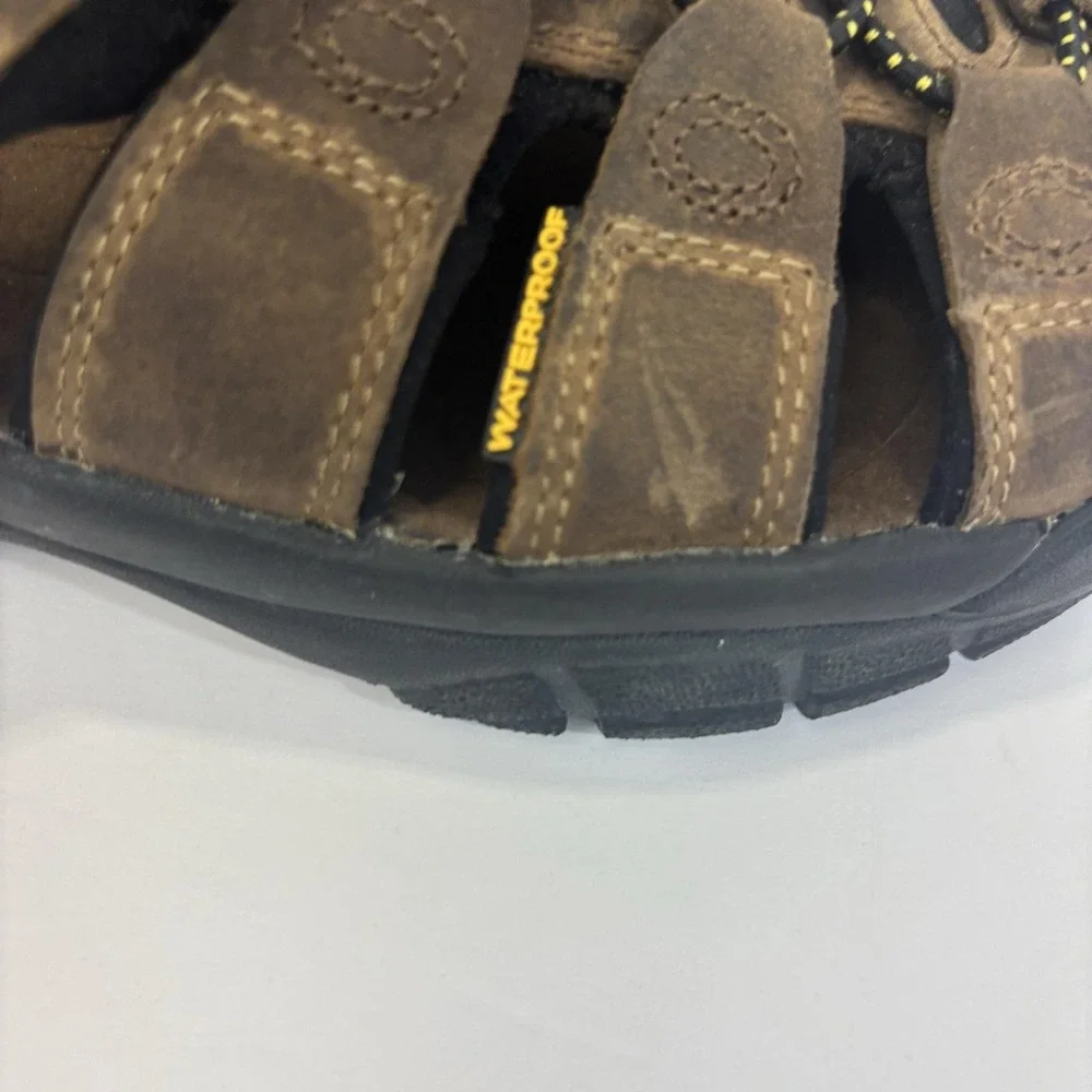 KEEN Newport Waterproof Leather Hiking Sandals Mens 9 Brown Closed Trail Shoes